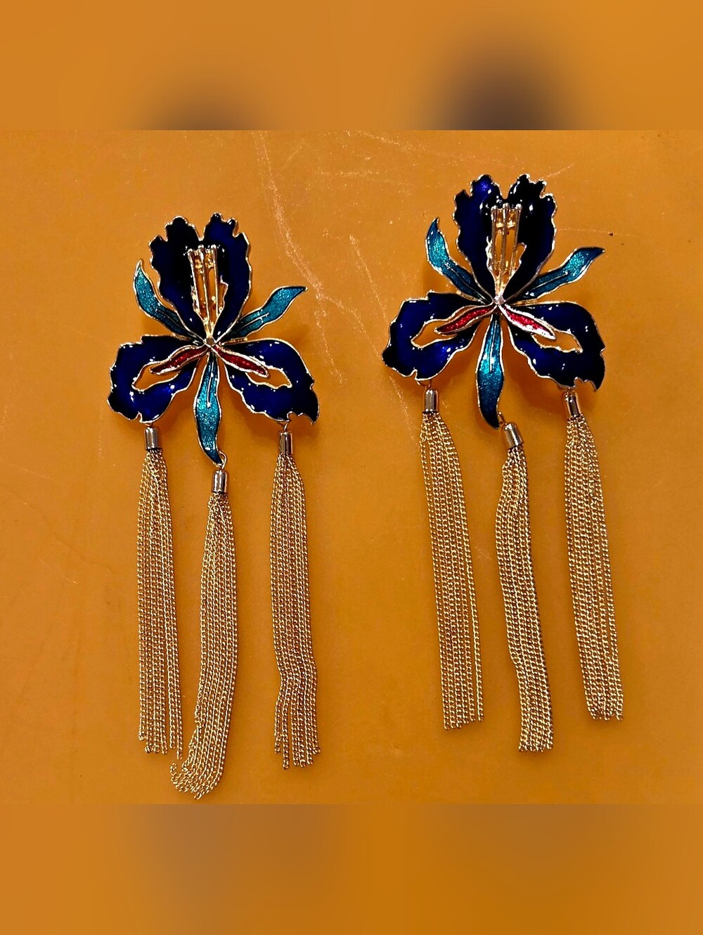 NWOT Gorgeous Orchid & Gold Tassel Earrings
